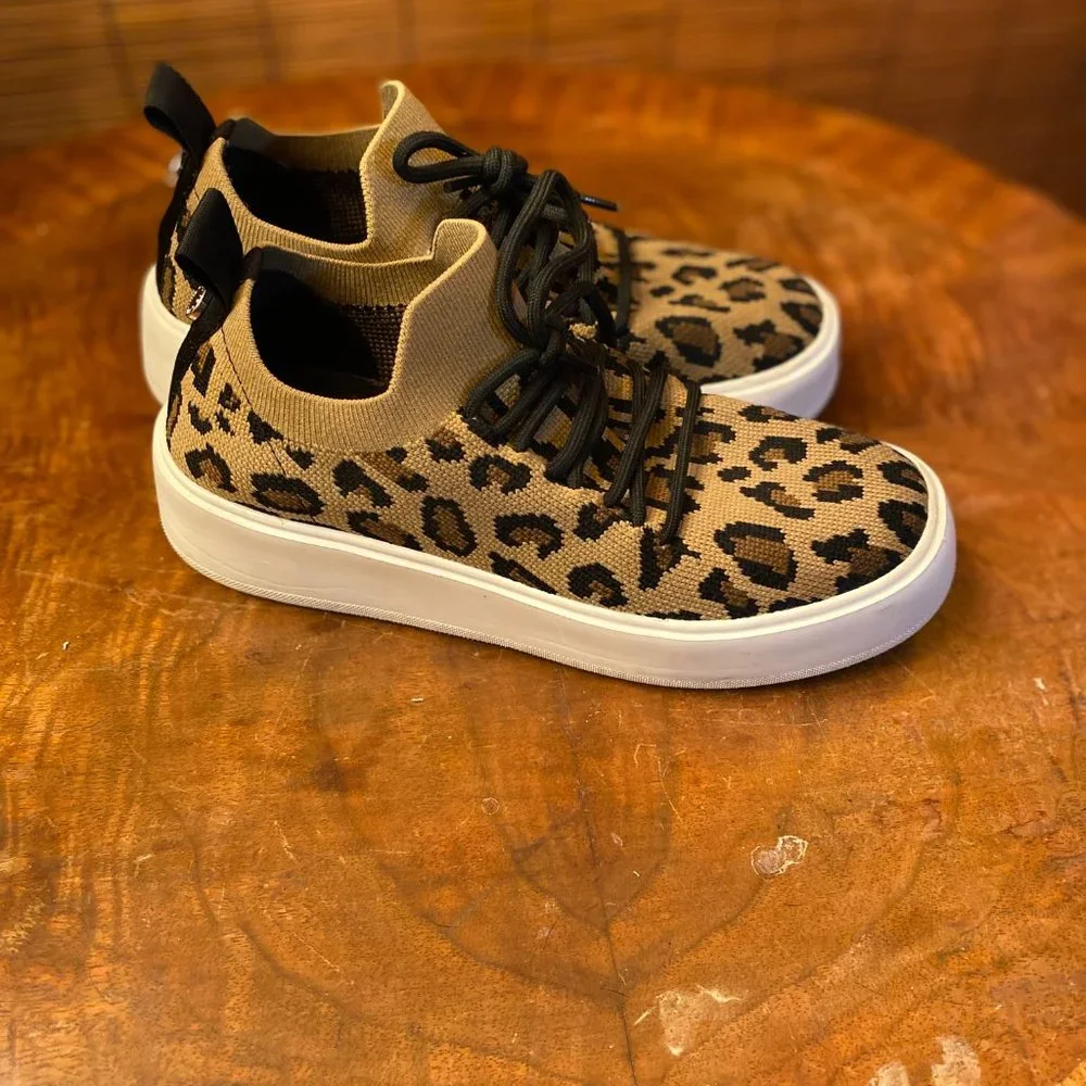 Steve Madden Leopard Lace Up Stretch Comfortable Shoes Size 5 EUC - Picture 3 of 5